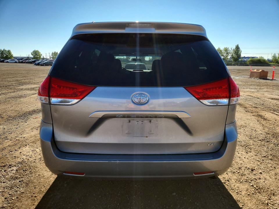 69613216 :رقم المزاد ، 5TDKA3DC6BS004453 vin ، 2011 Toyota Sienna مزاد بيع