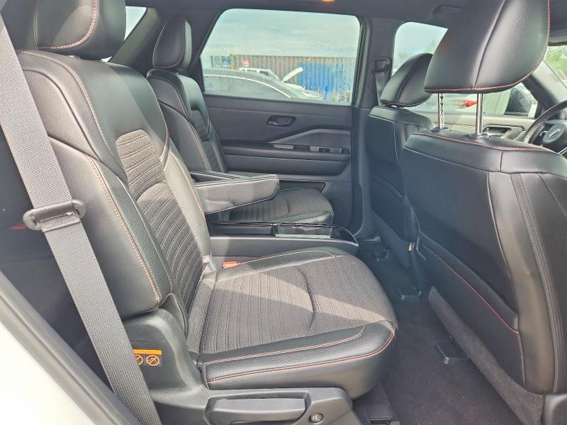 69692036 :رقم المزاد ، 5N1DR3BD5PC273223 vin ، 2023 Nissan Pathfinder مزاد بيع