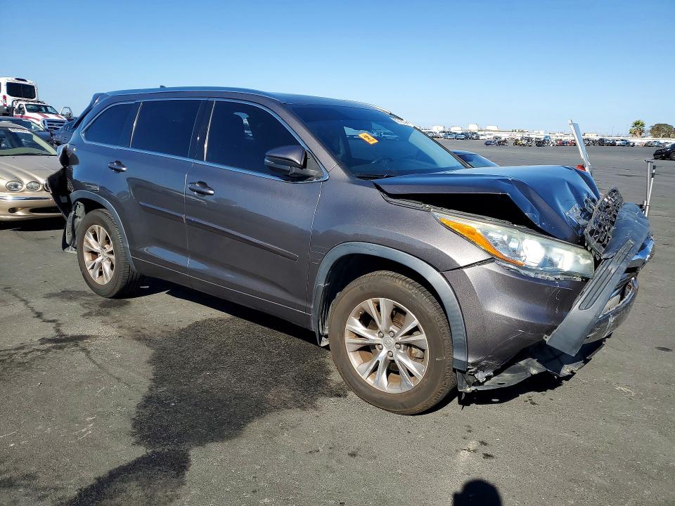 Продажа на аукционе авто 2015 Toyota Highlander, vin: 5TDJKRFH3FS122244, номер лота: 67913036
