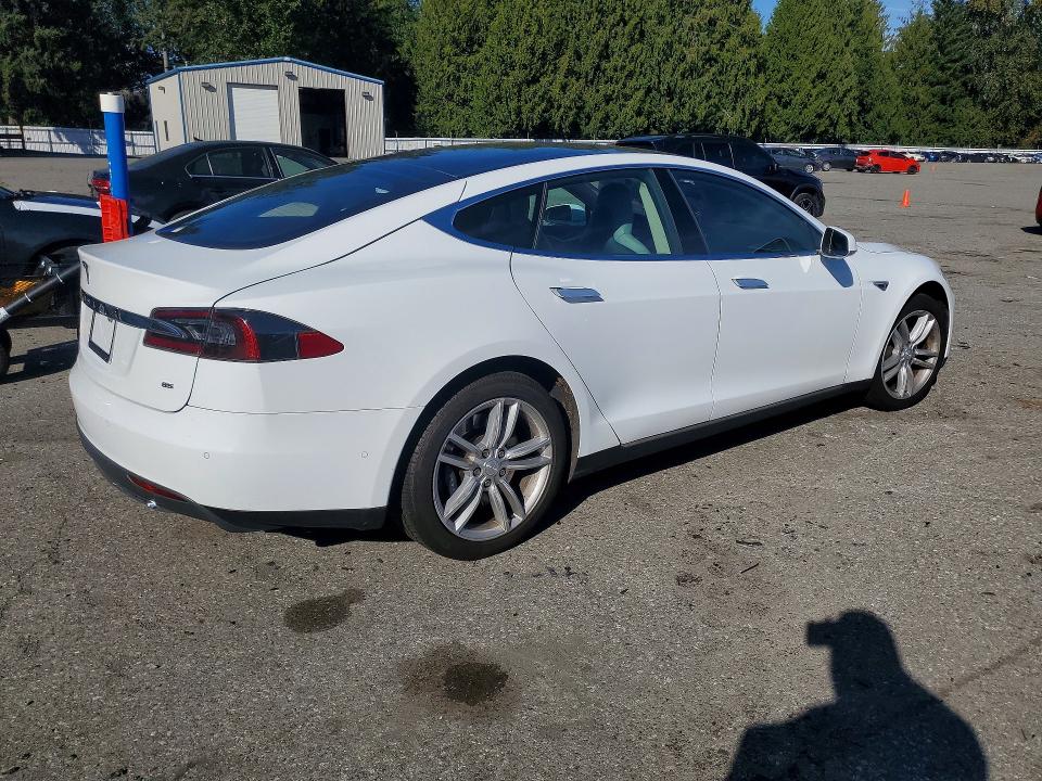 Продажа на аукционе авто 2014 Tesla Model S, vin: 5YJSA1H13EFP55936, номер лота: 69935316