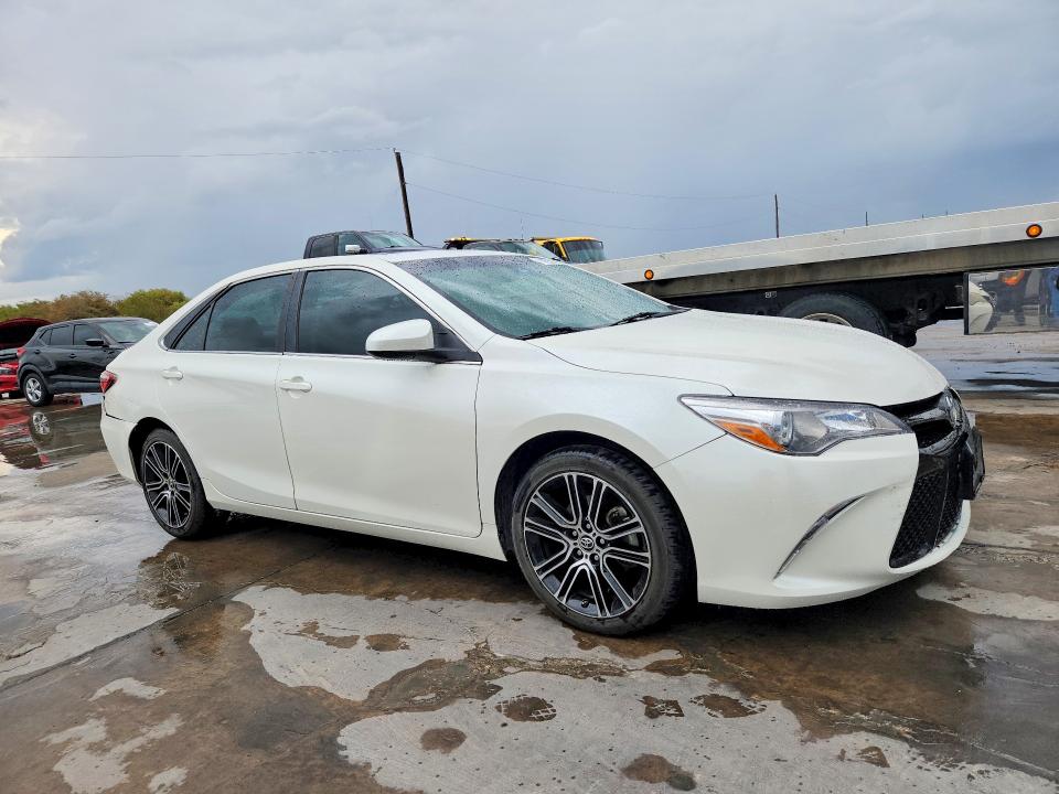 70930546 :رقم المزاد ، 4T1BF1FK6GU163966 vin ، 2016 Toyota Camry مزاد بيع