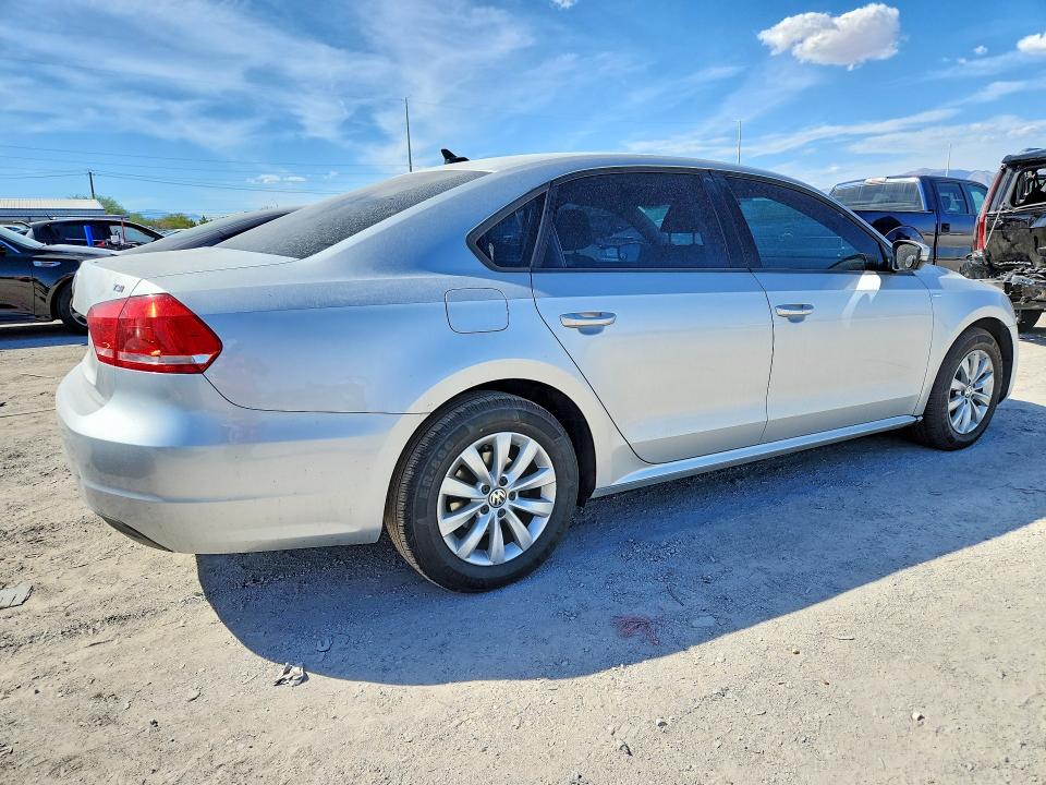 70541346 :رقم المزاد ، 1VWAT7A31FC034739 vin ، 2015 Volkswagen Passat مزاد بيع
