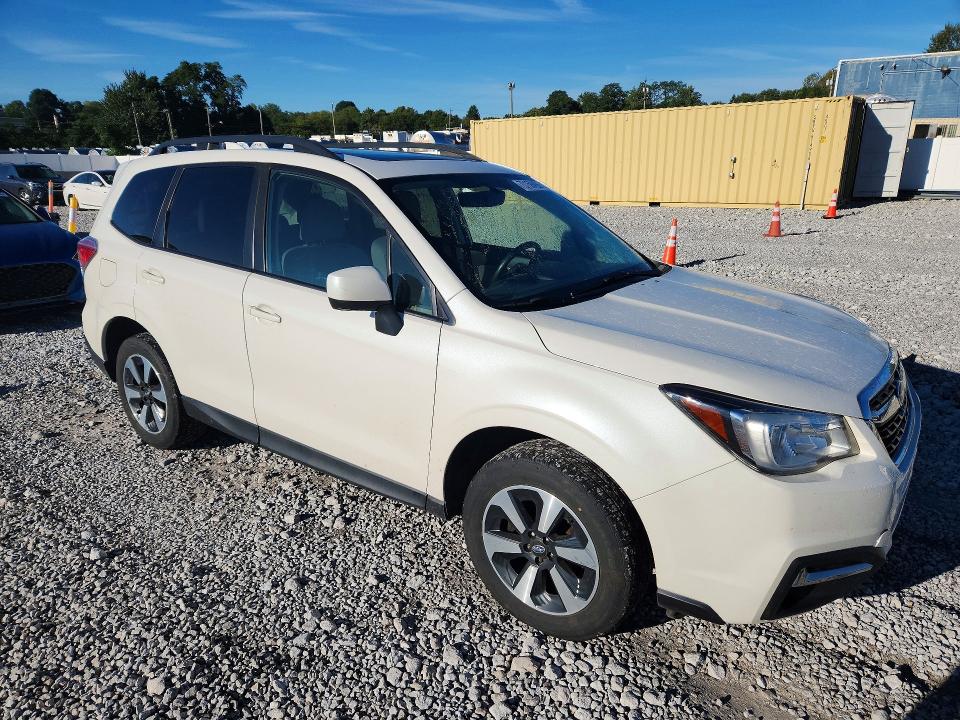 2017 Subaru Forester მანქანა იყიდება აუქციონზე, vin: JF2SJAEC8HH552391, აუქციონის ნომერი: 70159496