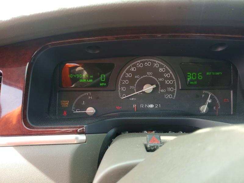 2005 Lincoln Town Car მანქანა იყიდება აუქციონზე, vin: 1LNHM81W75Y617070, აუქციონის ნომერი: 70129866