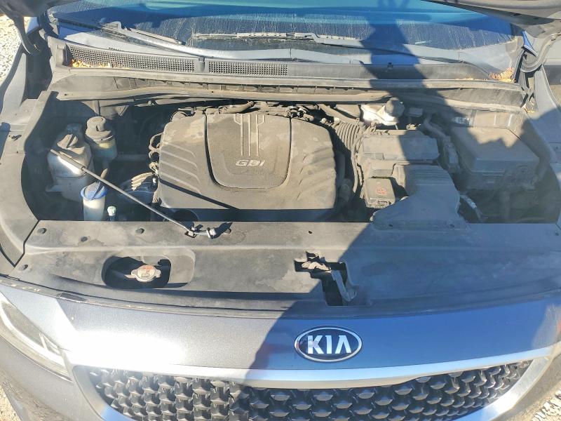 69995556 :رقم المزاد ، KNDMB5C15J6407100 vin ، 2018 Kia Sedona مزاد بيع