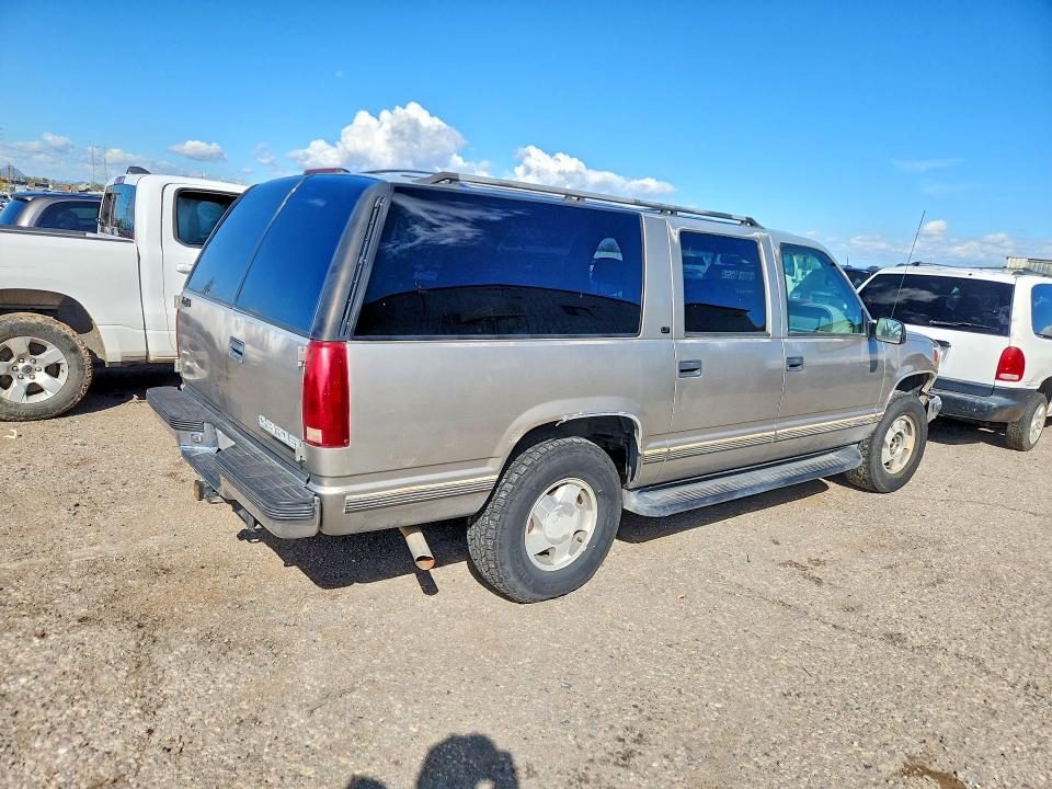 70790606 :رقم المزاد ، 1GNFK16R9XJ574432 vin ، 1999 Chevrolet Suburban مزاد بيع