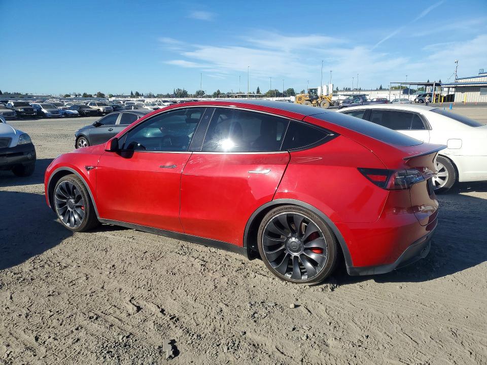 70555156 :رقم المزاد ، 7SAYGDEF6NF352403 vin ، 2022 Tesla Model Y مزاد بيع