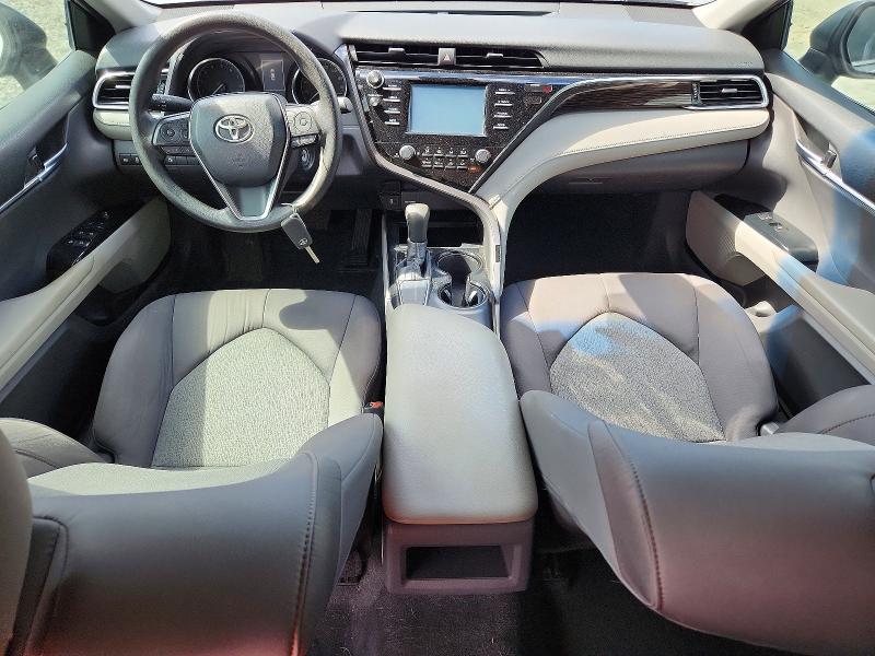 67896466 :رقم المزاد ، 4T1B11HK1JU607497 vin ، 2018 Toyota Camry مزاد بيع