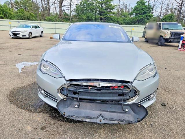 67115326 :رقم المزاد ، 5YJSA1H20FFP57069 vin ، 2015 Tesla Model S مزاد بيع