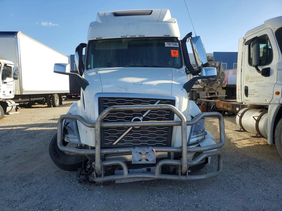 2024 Volvo Vn მანქანა იყიდება აუქციონზე, vin: 4V4NC9EJXRN624587, აუქციონის ნომერი: 70675586