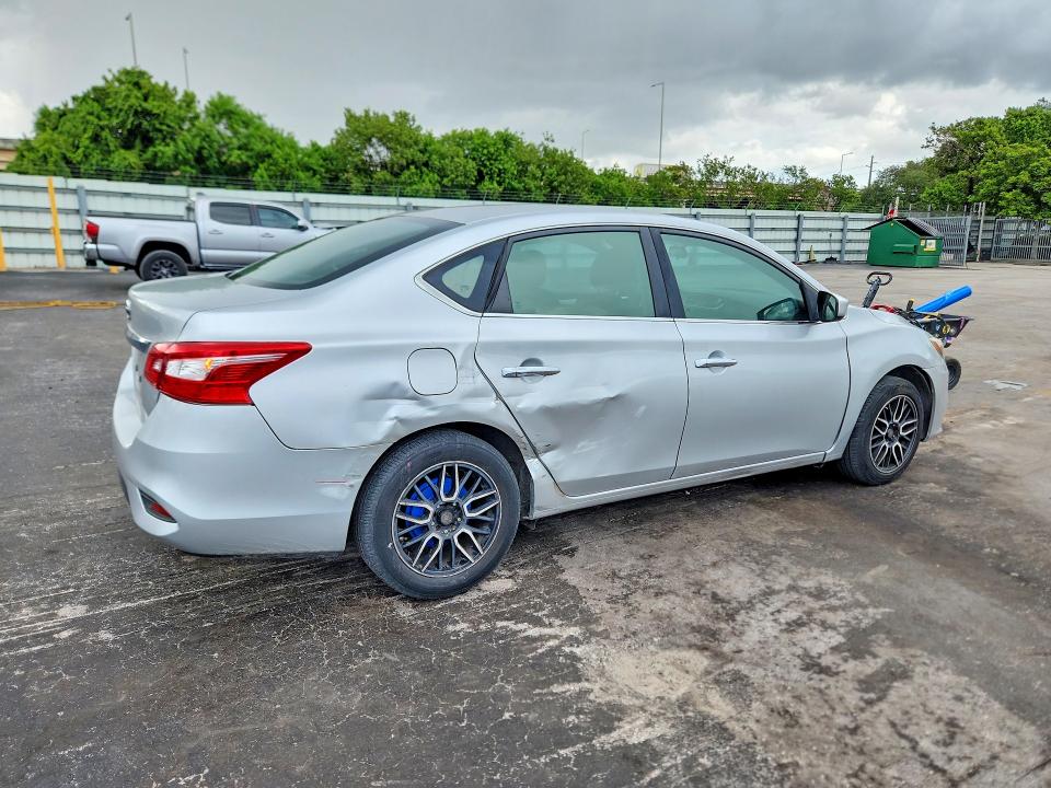 Продажа на аукционе авто 2016 Nissan Sentra, vin: 3N1AB7AP1GY217708, номер лота: 70084646
