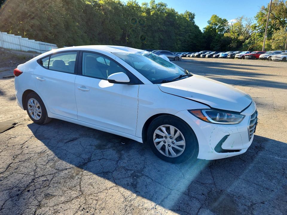 2017 Hyundai Elantra მანქანა იყიდება აუქციონზე, vin: 5NPD74LF3HH113864, აუქციონის ნომერი: 68429676