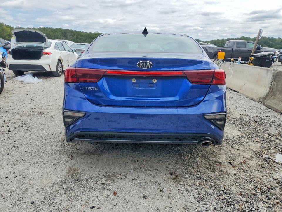 2021 Kia Forte მანქანა იყიდება აუქციონზე, vin: 3KPF24AD9ME347806, აუქციონის ნომერი: 69994846