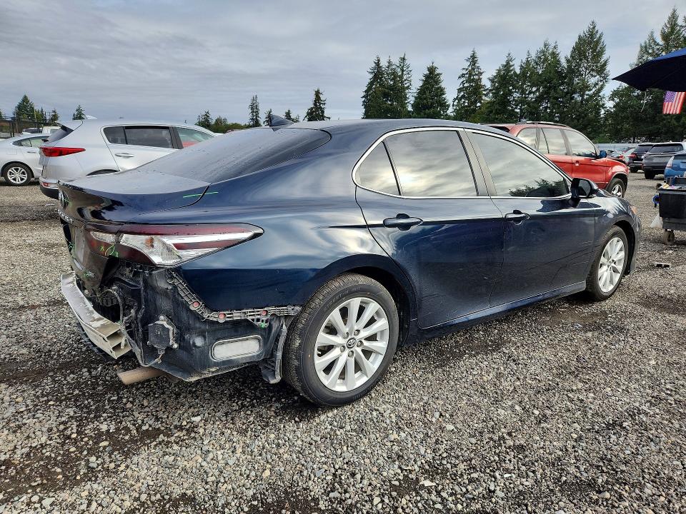 69633456 :رقم المزاد ، 4T1B11HK8KU235030 vin ، 2019 Toyota Camry مزاد بيع