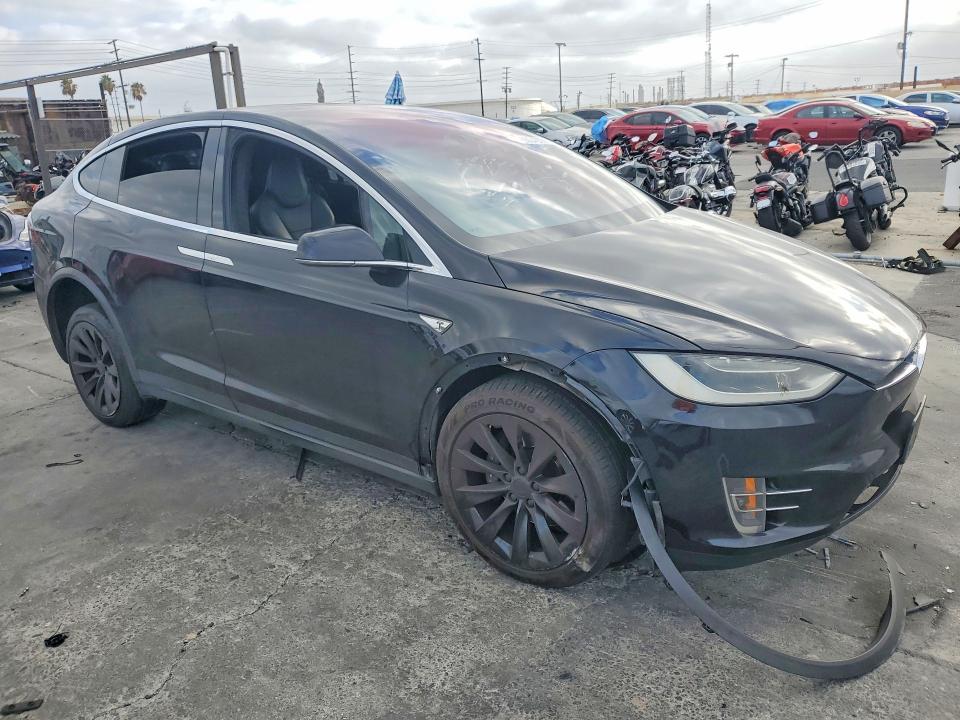Продажа на аукционе авто 2016 Tesla Model X, vin: 5YJXCBE20GF008087, номер лота: 69242776
