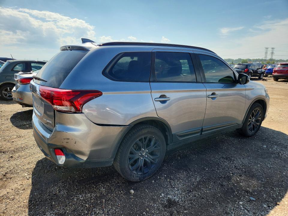 Продаж на аукціоні авто 2018 Mitsubishi Outlander, vin: JA4AD3A32JZ047105, номер лоту: 68813616