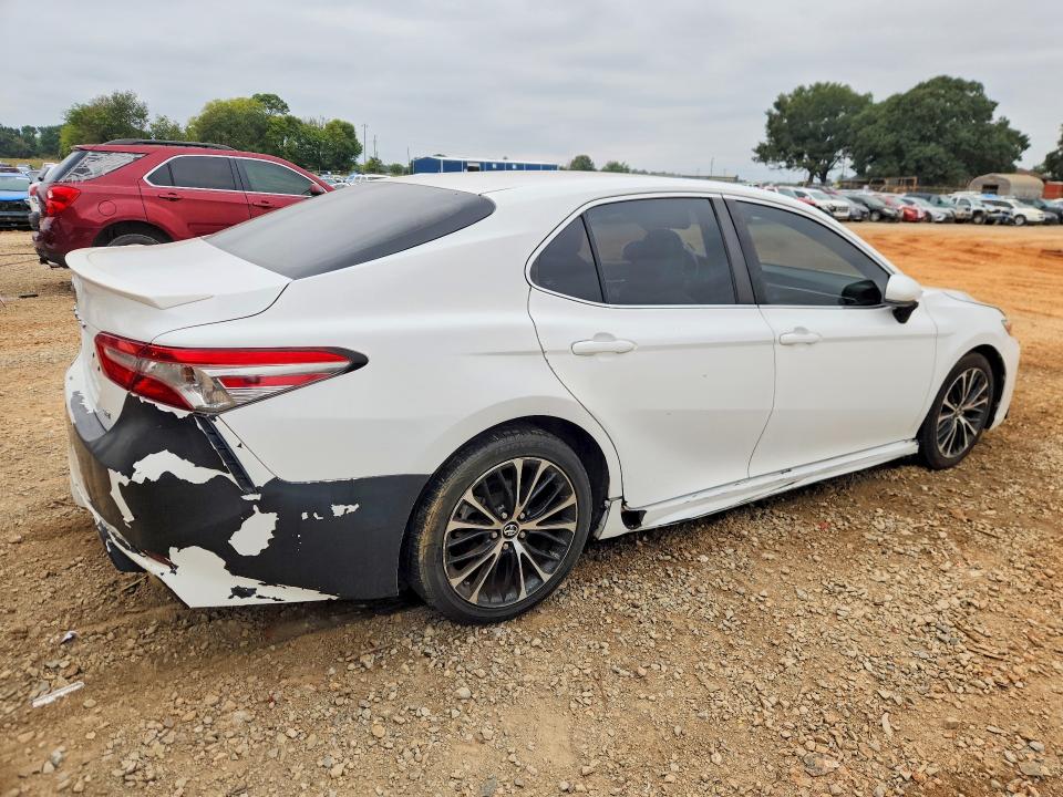 2018 Toyota Camry მანქანა იყიდება აუქციონზე, vin: 4T1B11HK2JU085785, აუქციონის ნომერი: 70352766