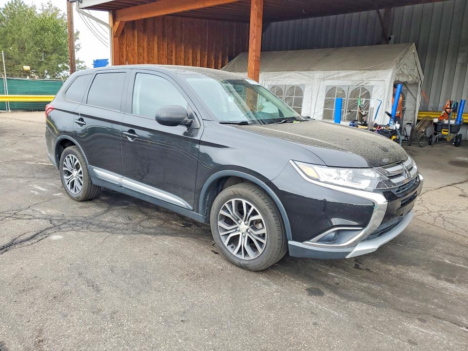 69359236 :رقم المزاد ، JA4AZ3A35JJ005155 vin ، 2018 Mitsubishi Outlander مزاد بيع
