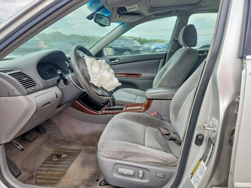 69567936 :رقم المزاد ، 4T1BE32K64U375833 vin ، 2004 Toyota Camry مزاد بيع