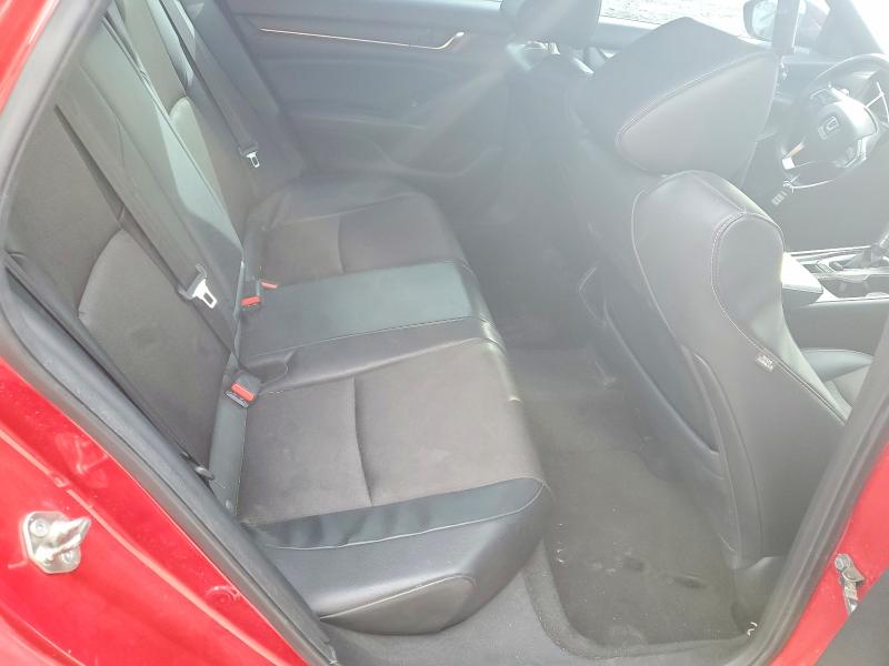 69183316 :رقم المزاد ، 1HGCV1F30JA116382 vin ، 2018 Honda Accord مزاد بيع