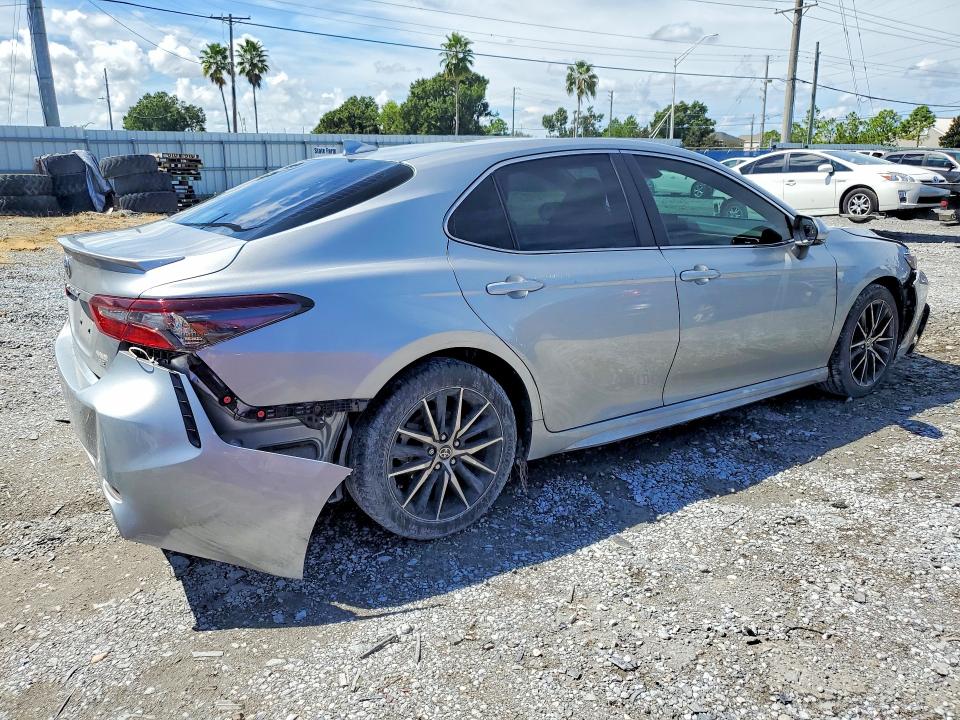 Продаж на аукціоні авто 2024 Toyota Camry, vin: 4T1G11AK7RU204054, номер лоту: 68302946