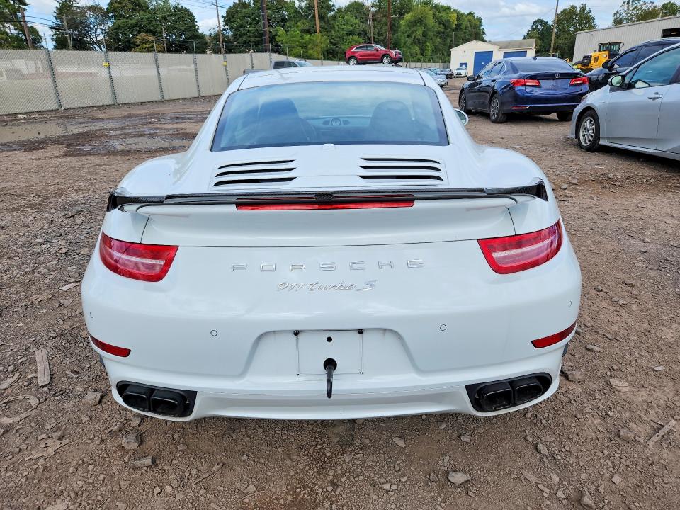 70069406 :رقم المزاد ، WP0AD2A92FS160251 vin ، 2015 Porsche 911 مزاد بيع
