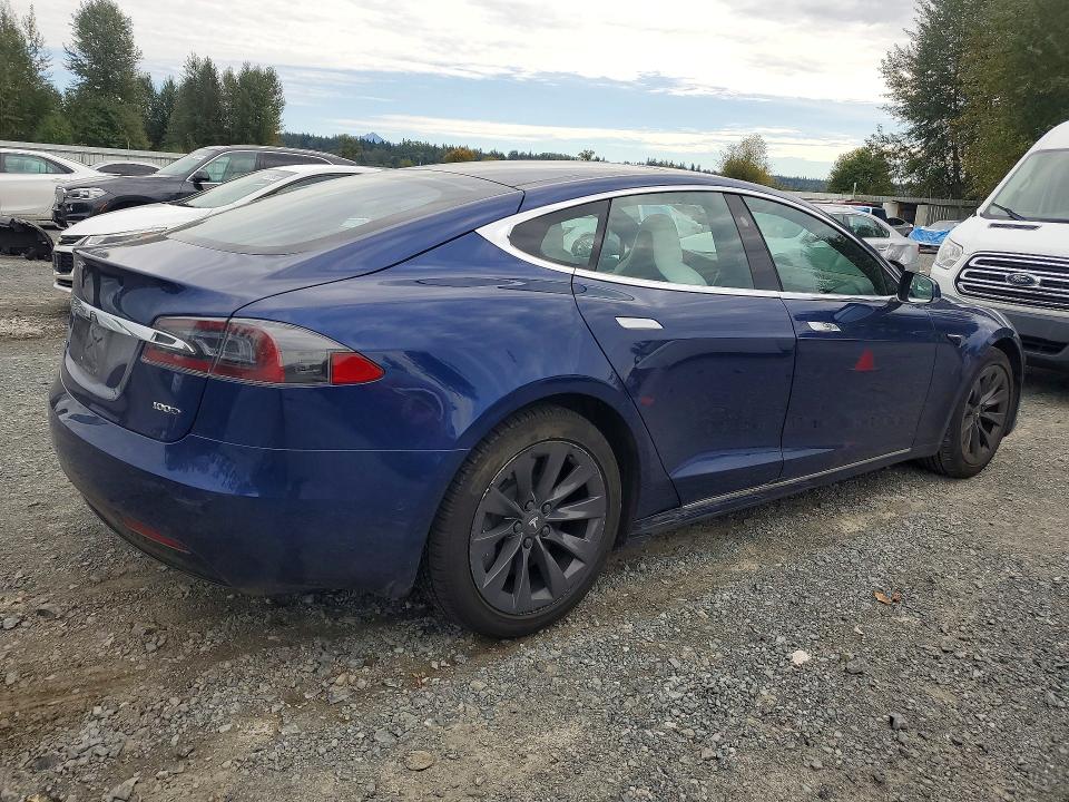 Продажа на аукционе авто 2018 Tesla Model S, vin: 5YJSA1E22JF268699, номер лота: 70630566