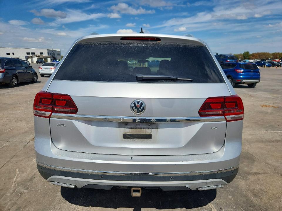 70886716 :رقم المزاد ، 1V2ER2CA4JC519868 vin ، 2018 Volkswagen Atlas مزاد بيع