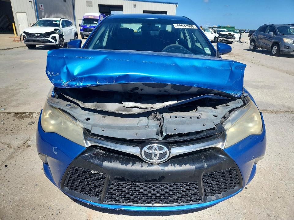 69531066 :رقم المزاد ، 4T1BF1FKXHU734540 vin ، 2017 Toyota Camry مزاد بيع