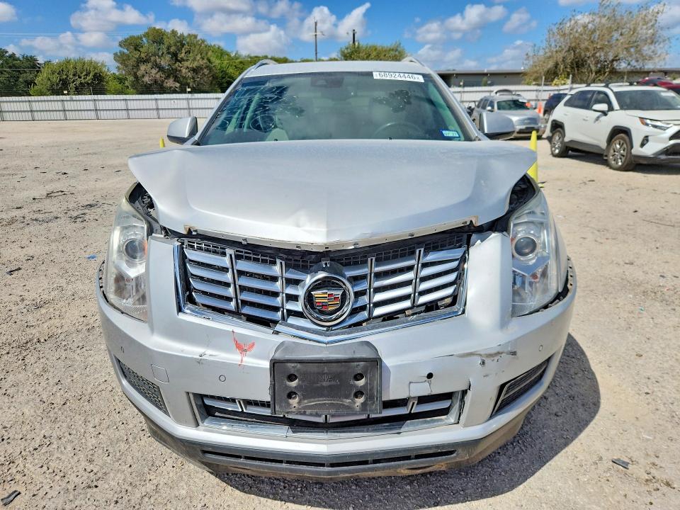 68924446 :رقم المزاد ، 3GYFNEE3XFS547722 vin ، 2015 Cadillac Srx مزاد بيع