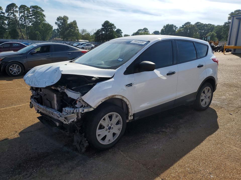 2015 Ford Escape მანქანა იყიდება აუქციონზე, vin: 1FMCU0F70FUB18732, აუქციონის ნომერი: 70444536