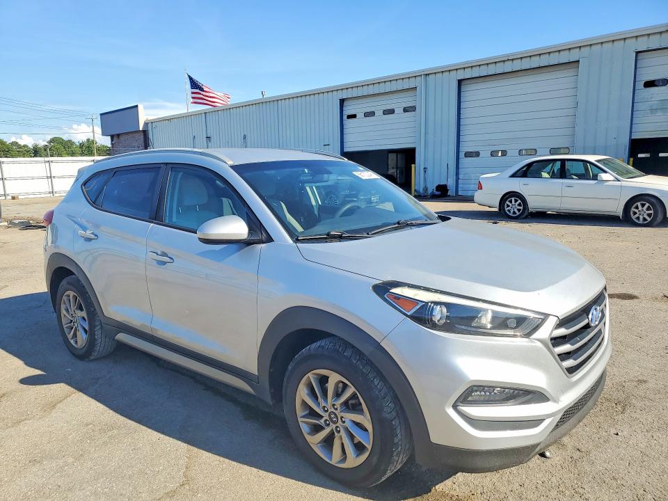 68155346 :رقم المزاد ، KM8J33A44HU329511 vin ، 2017 Hyundai Tucson مزاد بيع