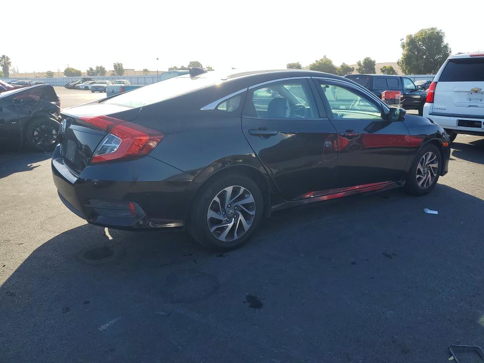 Продажа на аукционе авто 2017 Honda Civic, vin: 19XFC2F7XHE227474, номер лота: 70720306