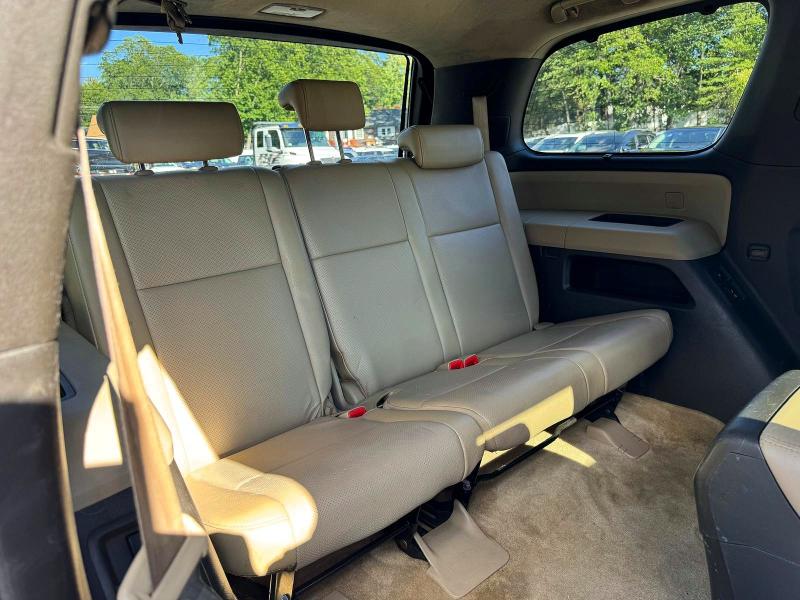 68959966 :رقم المزاد ، 5TDDY5G17BS045796 vin ، 2011 Toyota Sequoia مزاد بيع