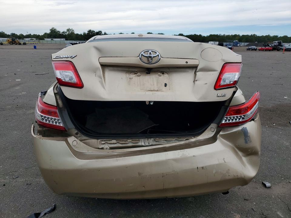 70701326 :رقم المزاد ، 4T4BF3EK8AR021046 vin ، 2010 Toyota Camry مزاد بيع