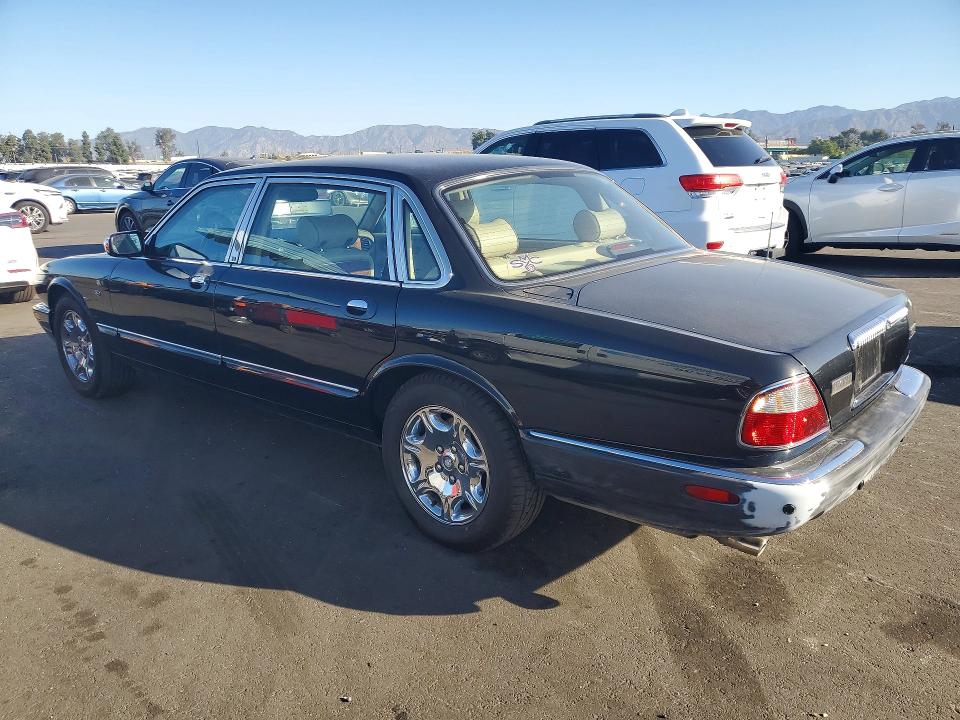 2001 Jaguar Xjr მანქანა იყიდება აუქციონზე, vin: SAJDA24C41LF31902, აუქციონის ნომერი: 70715366