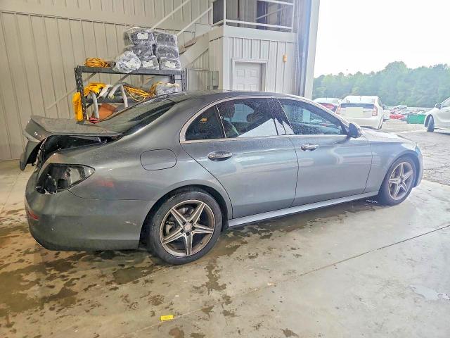 69573646 :رقم المزاد ، WDDZF4KB3HA049975 vin ، 2017 Mercedes-benz E مزاد بيع