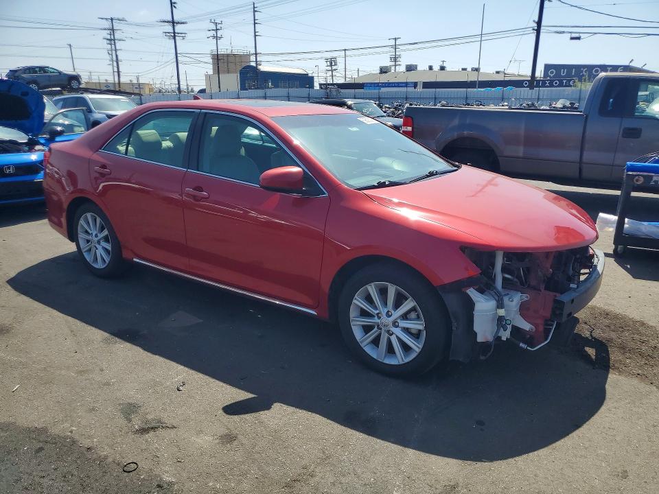 69893006 :رقم المزاد ، 4T1BK1FK4EU542487 vin ، 2014 Toyota Camry مزاد بيع
