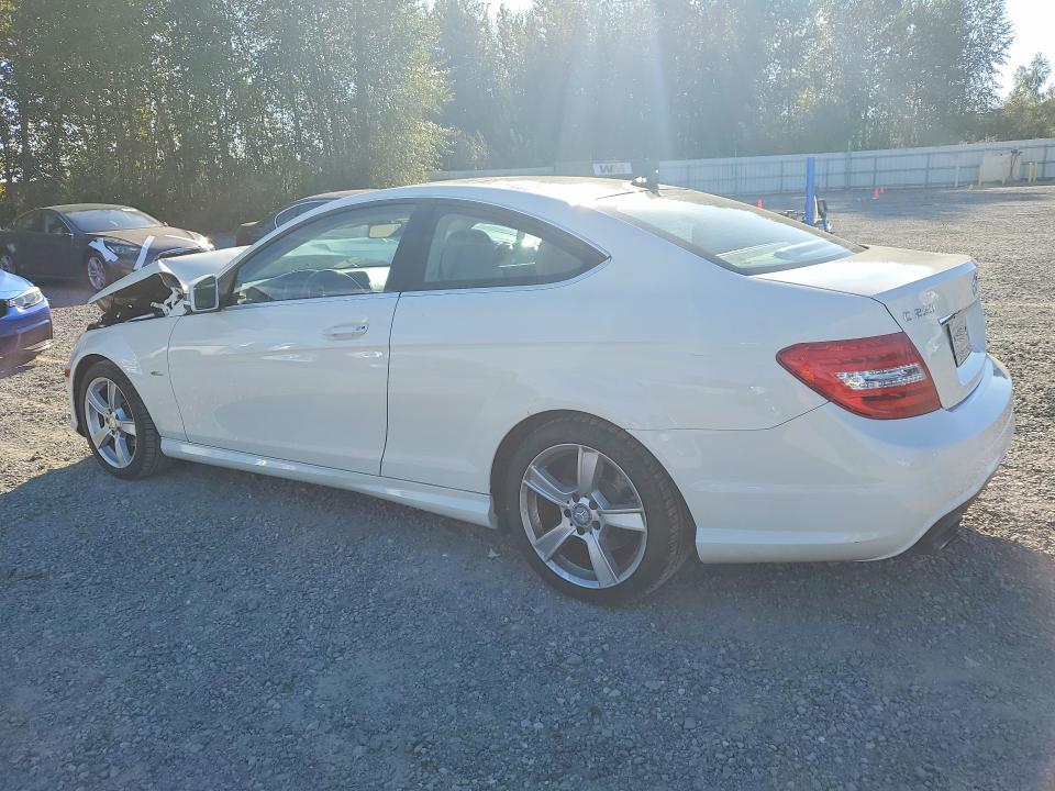 68703946 :رقم المزاد ، WDDGJ4HB0CF741118 vin ، 2012 Mercedes-benz C مزاد بيع