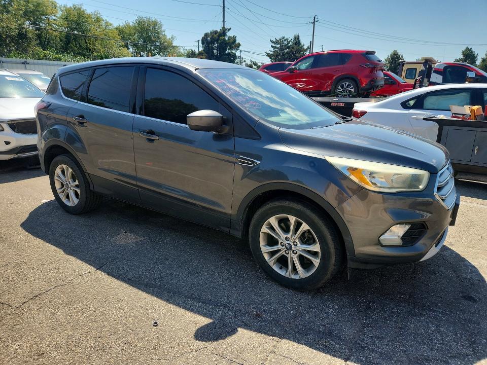 Продажа на аукционе авто 2017 Ford Escape, vin: 1FMCU9GD2HUC75903, номер лота: 67530316