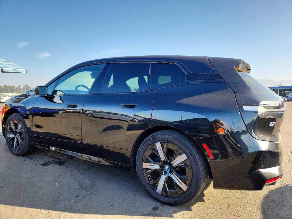 70697716 :رقم المزاد ، WB523CF00SCU20010 vin ، 2025 Bmw Ix مزاد بيع