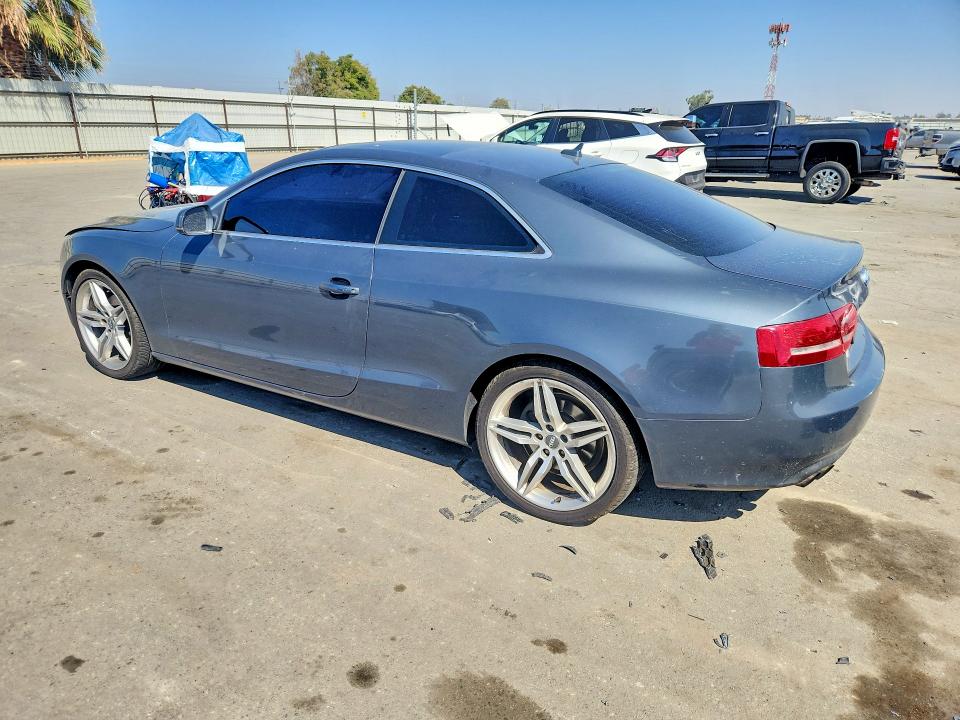 2011 Audi A5 მანქანა იყიდება აუქციონზე, vin: WAULFAFR1BA004737, აუქციონის ნომერი: 67555126