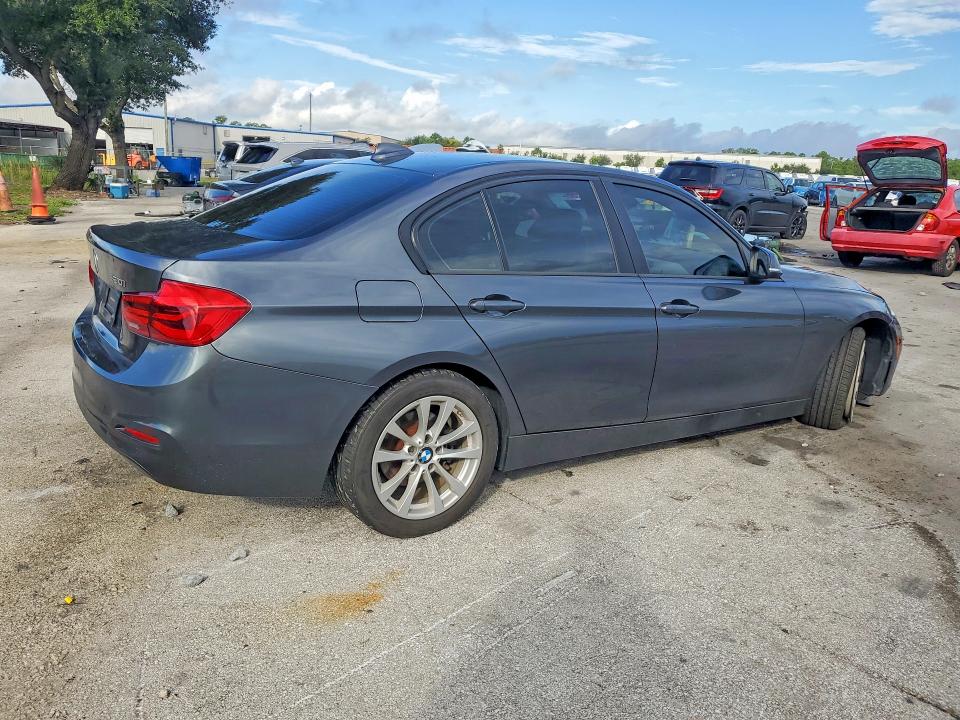 67528856 :رقم المزاد ، WBA8E1G50GNT99918 vin ، 2016 Bmw 320 مزاد بيع