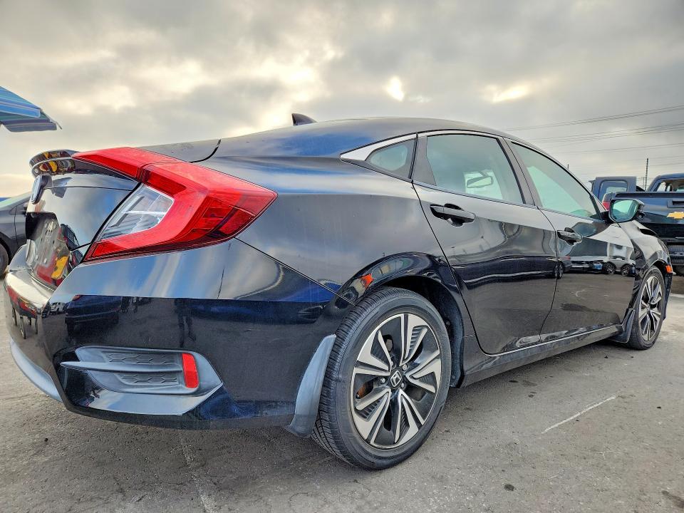 Aukcja sprzedaży 2017 Honda Civic, vin: 2HGFC1F72HH641428, numer aukcji: 68972926