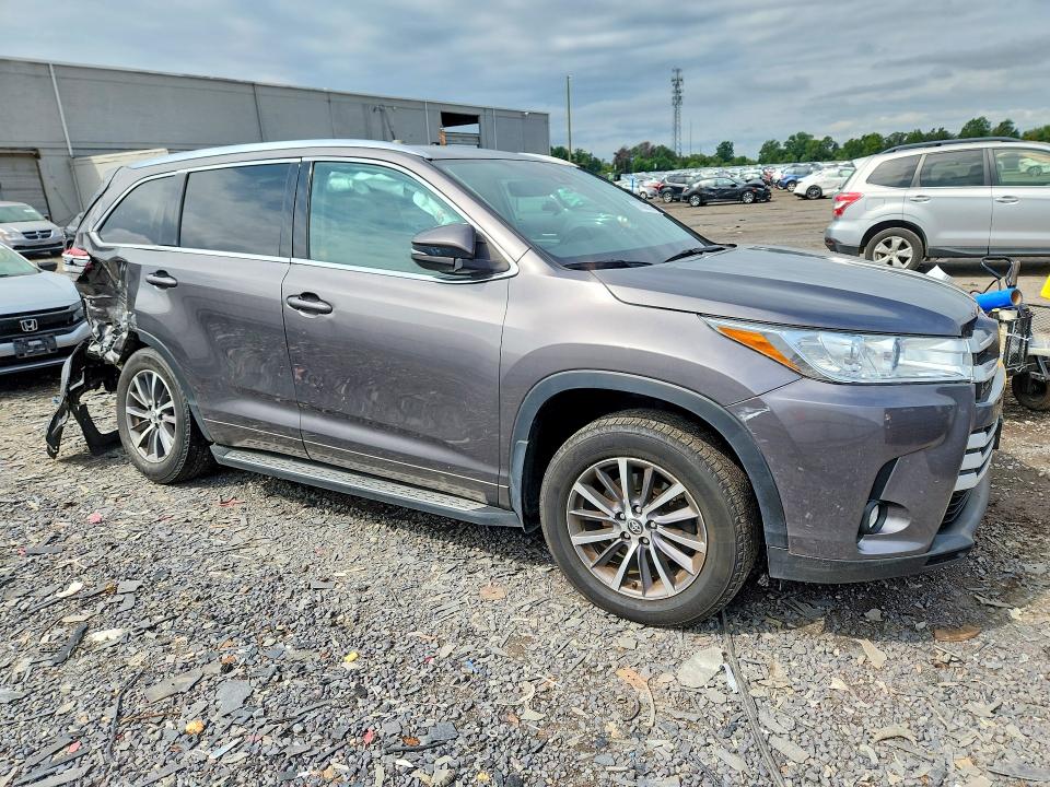 Aukcja sprzedaży 2018 Toyota Highlander, vin: 5TDJZRFH8JS817954, numer aukcji: 67989016