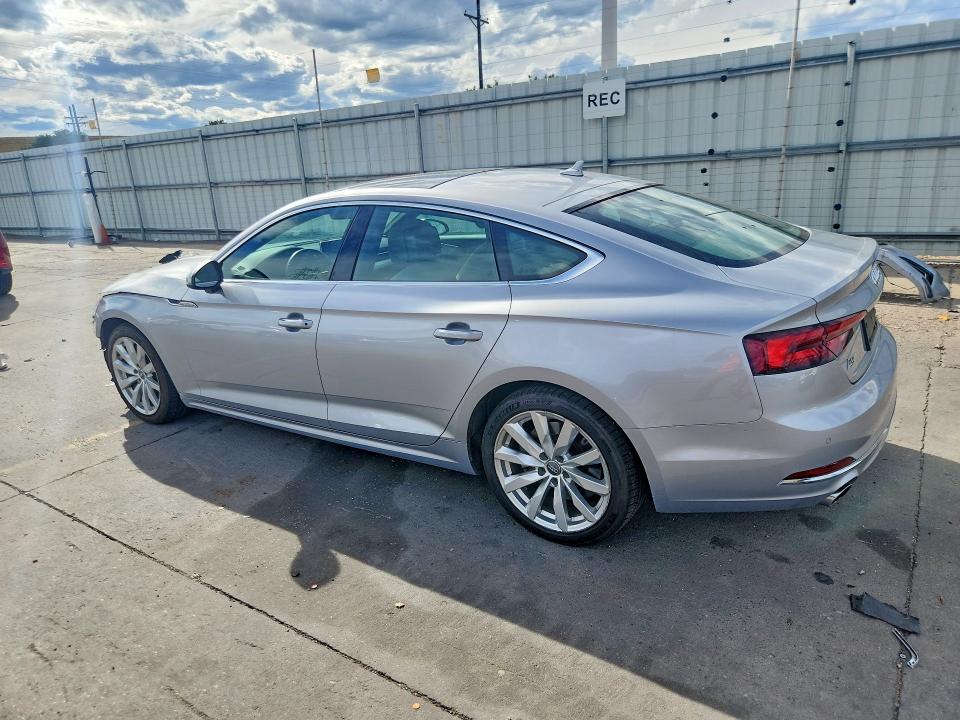 68342166 :رقم المزاد ، WAUBNCF51JA062045 vin ، 2018 Audi A5 مزاد بيع