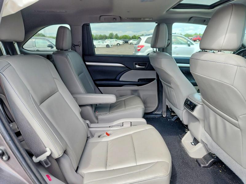 Aukcja sprzedaży 2018 Toyota Highlander, vin: 5TDJZRFH8JS817954, numer aukcji: 67989016