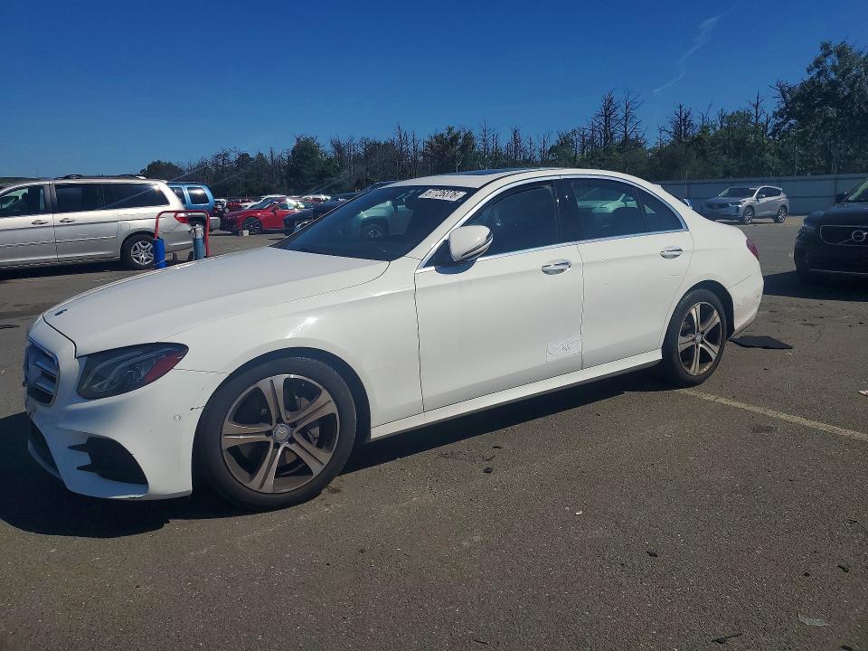 67726376 :رقم المزاد ، WDDZF4KB3HA149901 vin ، 2017 Mercedes-benz E مزاد بيع