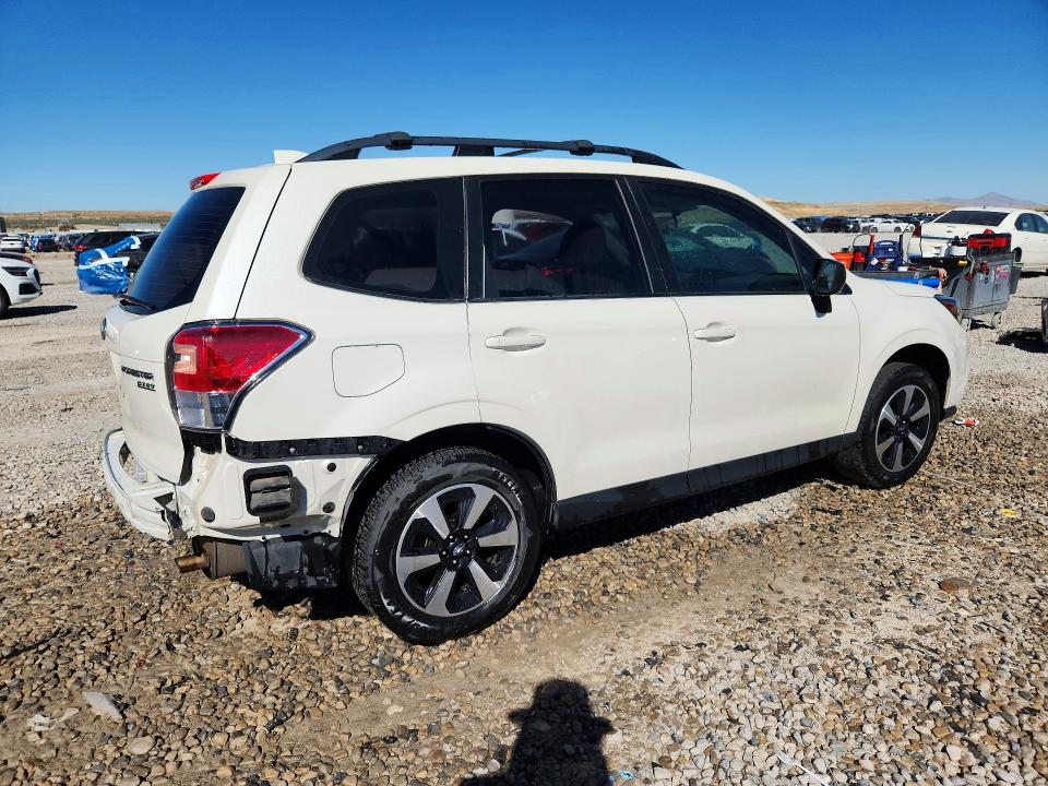 67272146 :رقم المزاد ، JF2SJABCXHH435240 vin ، 2017 Subaru Forester مزاد بيع