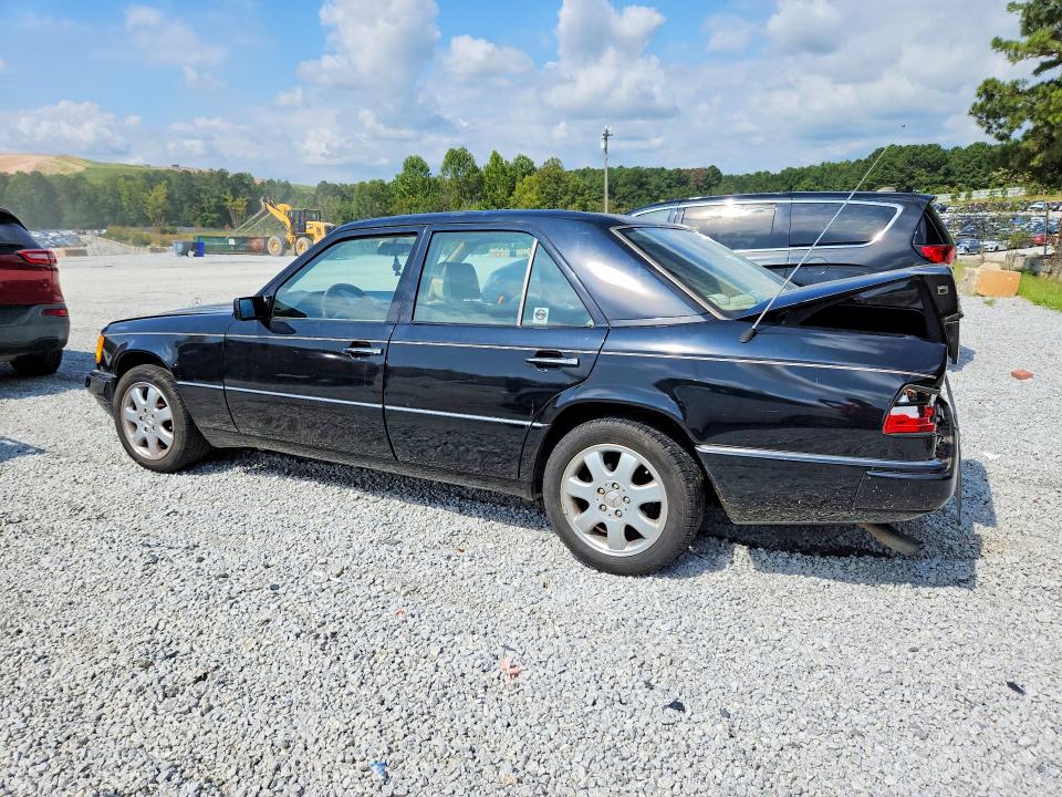Продажа на аукционе авто 1992 Mercedes-benz 300, vin: WDBEA30E2NB577543, номер лота: 69936096